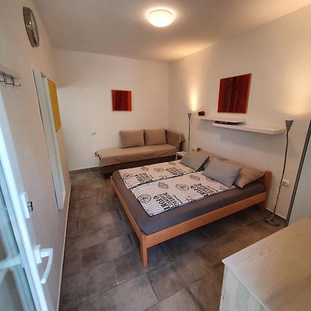 Relax House Rosemary Apartment Draga Bascanska Luaran gambar
