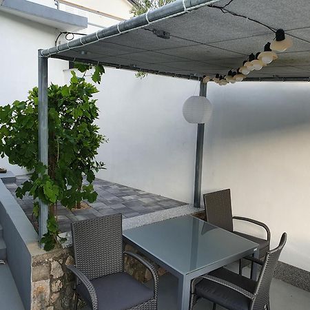 Relax House Rosemary Apartment Draga Bascanska Luaran gambar