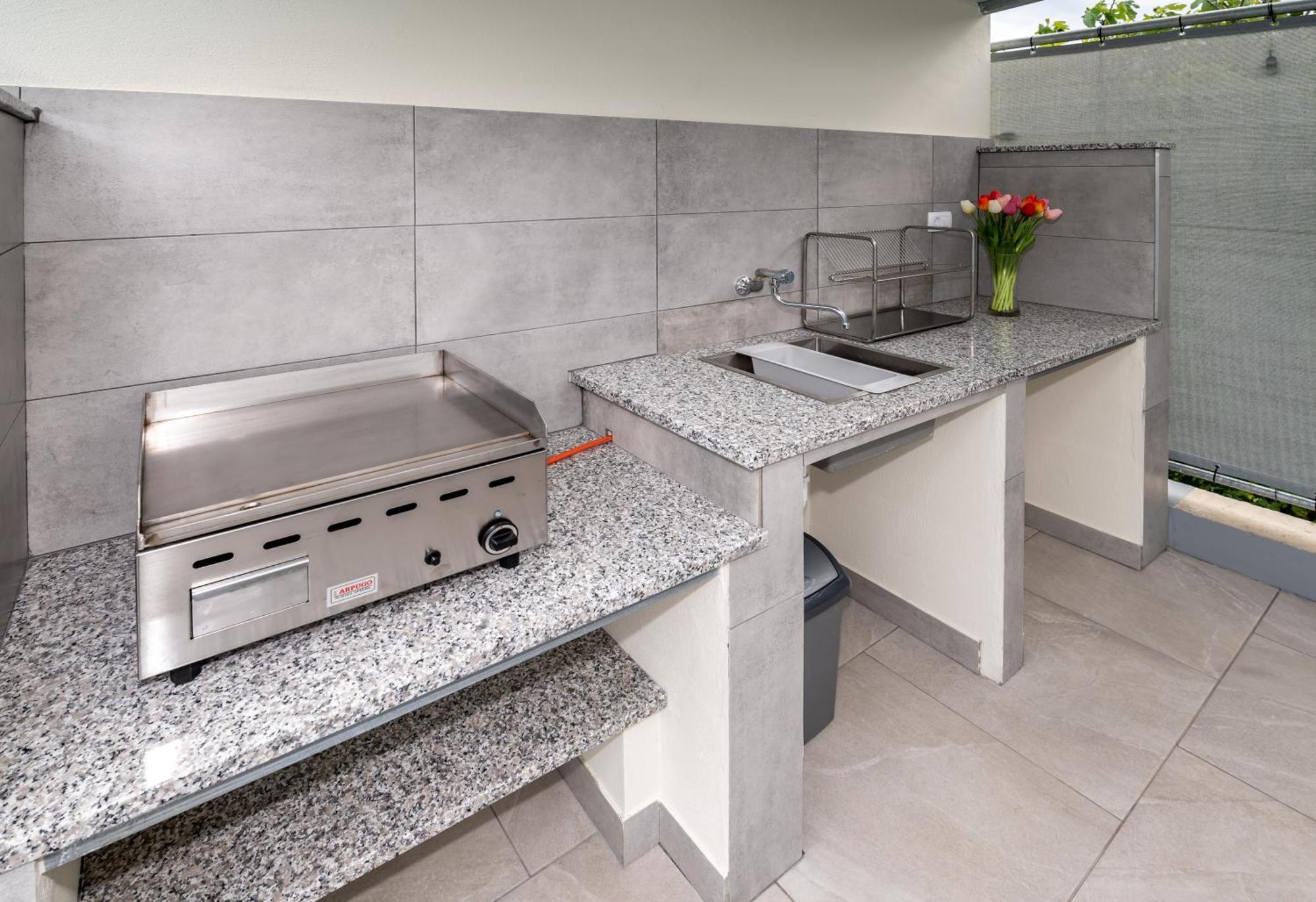 Relax House Rosemary Apartment Draga Bascanska Luaran gambar